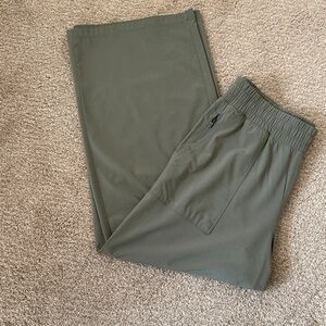 GAP FIT CROPPED PANT in Sage